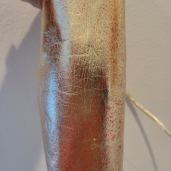 VINTAGE GENUINE LEATHER GOLD COLOR HANDBAG/SOLDERBAG IN EXCELLENT CONDITION - Picture 3 of 9